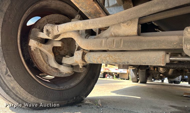 image for item DM4965 2002 Ford F450 Super Duty XL  Crew Cab utility / service truck