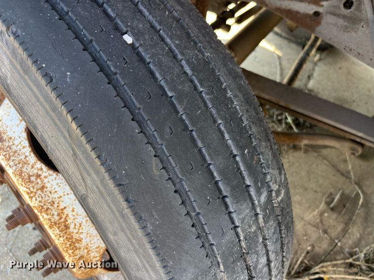 image for item DM4965 2002 Ford F450 Super Duty XL  Crew Cab utility / service truck