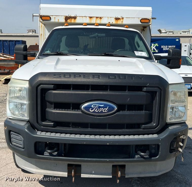 image for item DM4967 2011 Ford F350 Super Duty XL  dump bed pickup truck