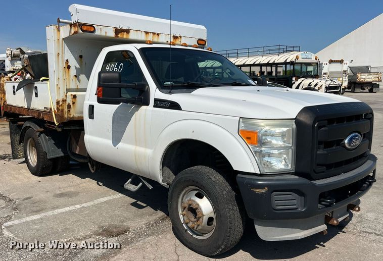 image for item DM4967 2011 Ford F350 Super Duty XL  dump bed pickup truck