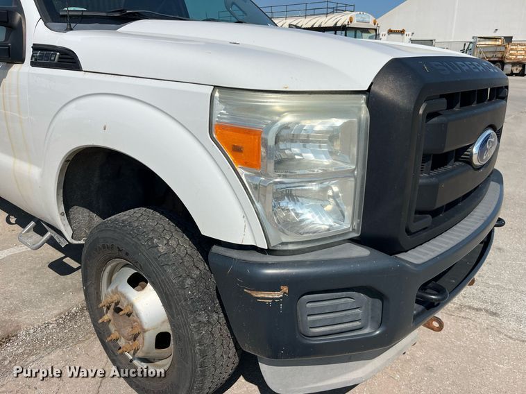 image for item DM4967 2011 Ford F350 Super Duty XL  dump bed pickup truck