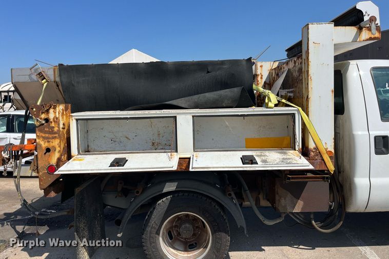 image for item DM4967 2011 Ford F350 Super Duty XL  dump bed pickup truck