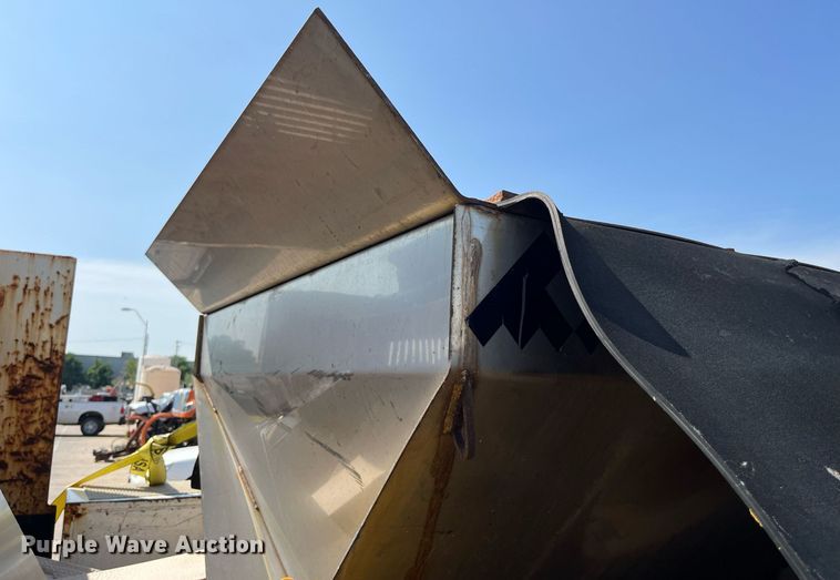 image for item DM4967 2011 Ford F350 Super Duty XL  dump bed pickup truck