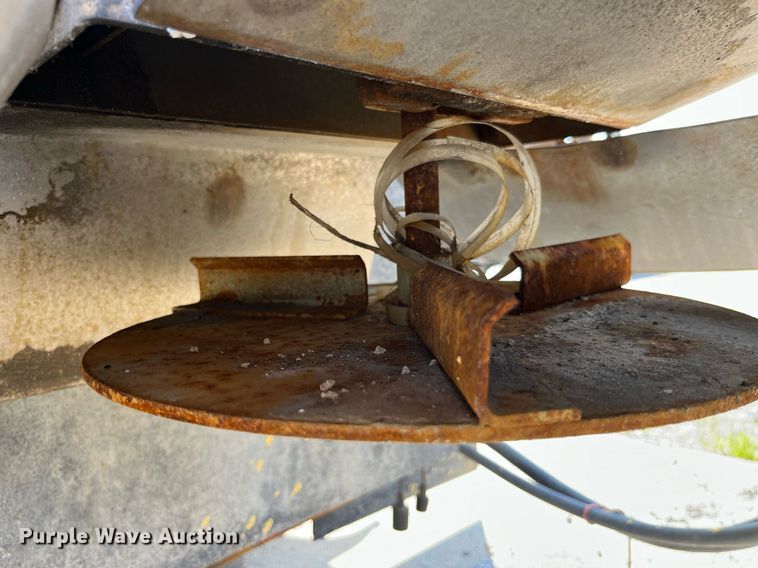 image for item DM4967 2011 Ford F350 Super Duty XL  dump bed pickup truck