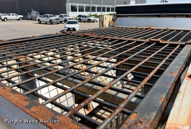 image for item DM4967 2011 Ford F350 Super Duty XL  dump bed pickup truck