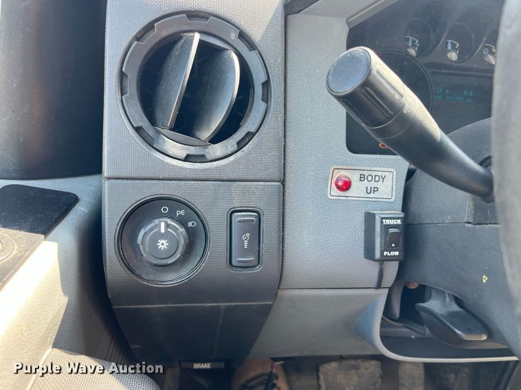 image for item DM4967 2011 Ford F350 Super Duty XL  dump bed pickup truck