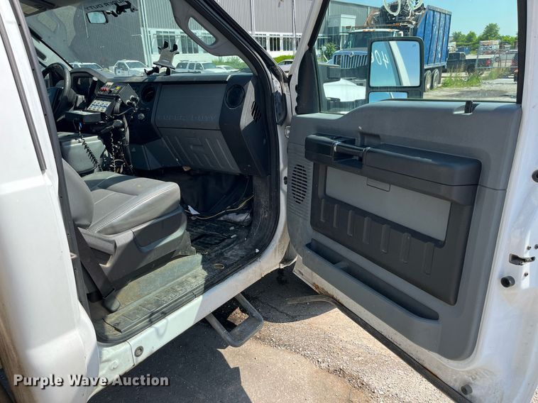 image for item DM4967 2011 Ford F350 Super Duty XL  dump bed pickup truck