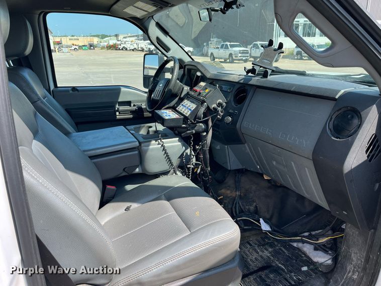 image for item DM4967 2011 Ford F350 Super Duty XL  dump bed pickup truck