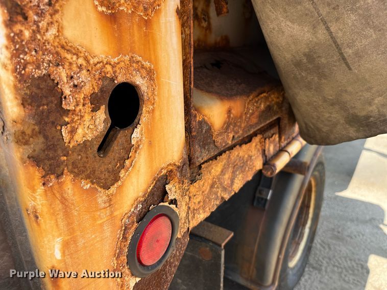 image for item DM4968 2011 Ford F350 Super Duty XL  dump bed pickup truck