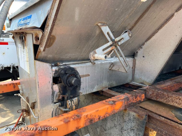 image for item DM4968 2011 Ford F350 Super Duty XL  dump bed pickup truck