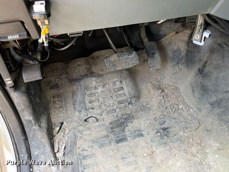 image for item DM4968 2011 Ford F350 Super Duty XL  dump bed pickup truck