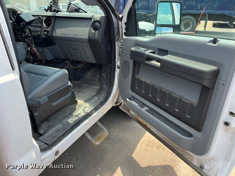 image for item DM4968 2011 Ford F350 Super Duty XL  dump bed pickup truck