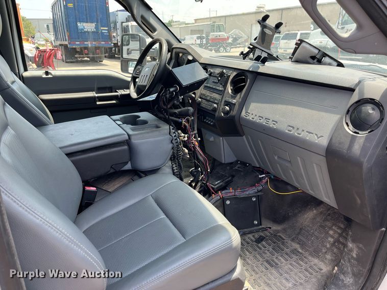 image for item DM4968 2011 Ford F350 Super Duty XL  dump bed pickup truck