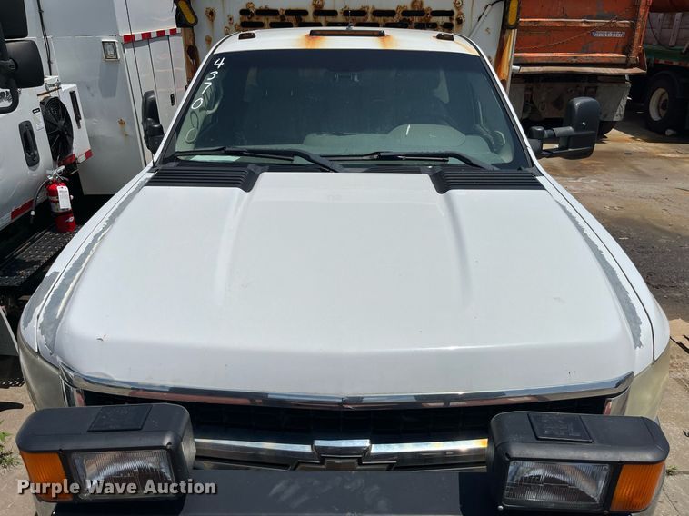 image for item DM4969 2009 Chevrolet Silverado 3500HD  dump bed pickup truck