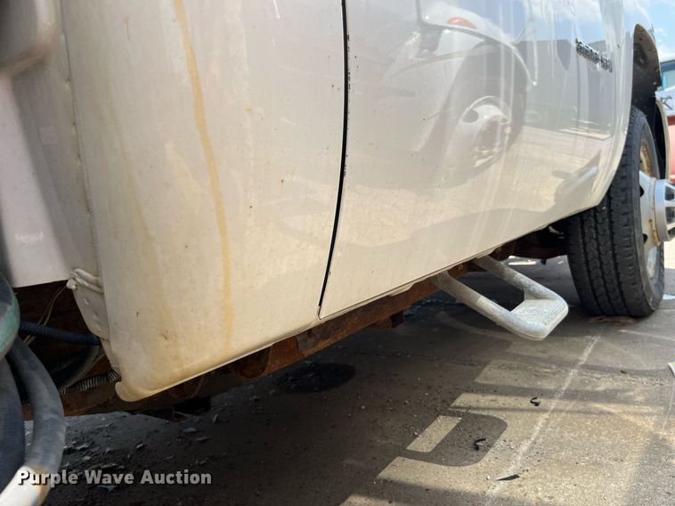 image for item DM4969 2009 Chevrolet Silverado 3500HD  dump bed pickup truck