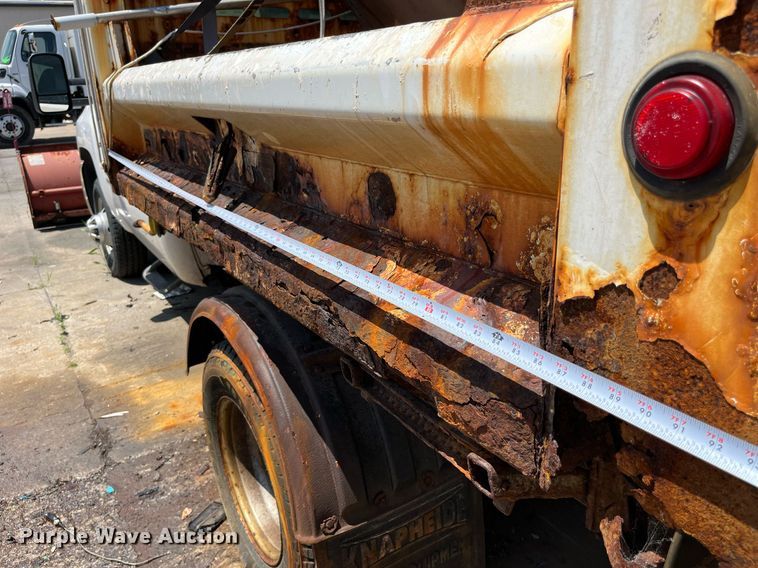 image for item DM4969 2009 Chevrolet Silverado 3500HD  dump bed pickup truck