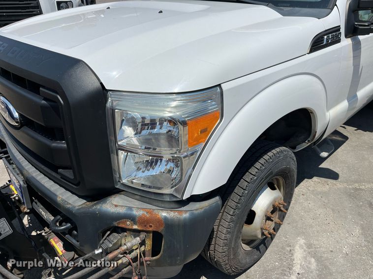 image for item DM4970 2011 Ford F350 Super Duty XL  dump bed pickup truck