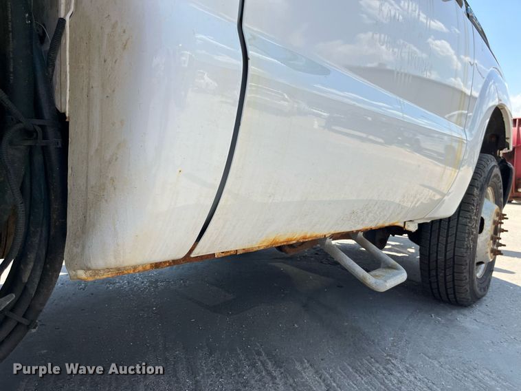 image for item DM4970 2011 Ford F350 Super Duty XL  dump bed pickup truck