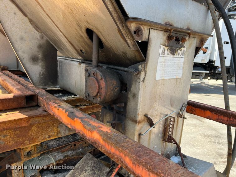 image for item DM4970 2011 Ford F350 Super Duty XL  dump bed pickup truck