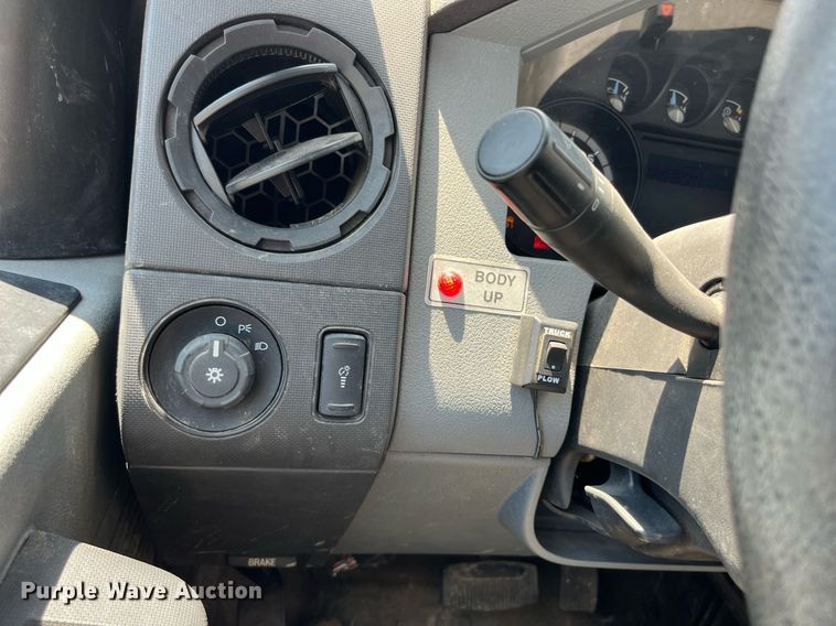 image for item DM4970 2011 Ford F350 Super Duty XL  dump bed pickup truck