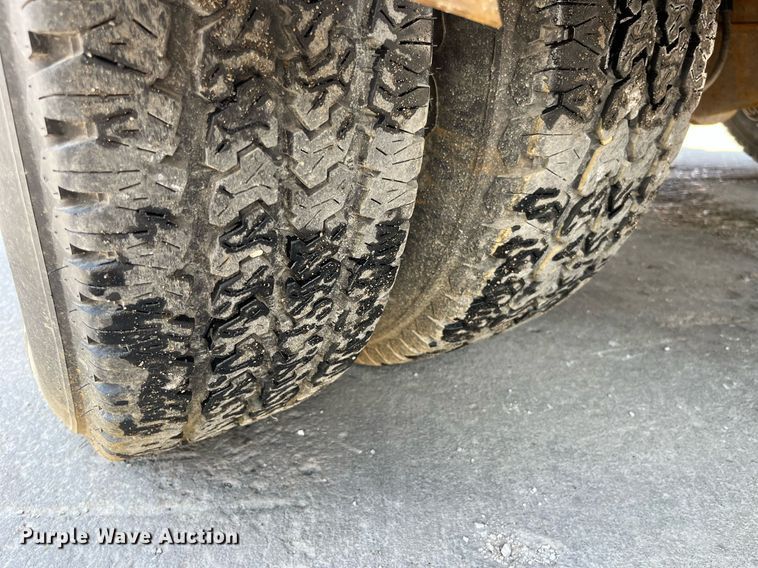 image for item DM4970 2011 Ford F350 Super Duty XL  dump bed pickup truck