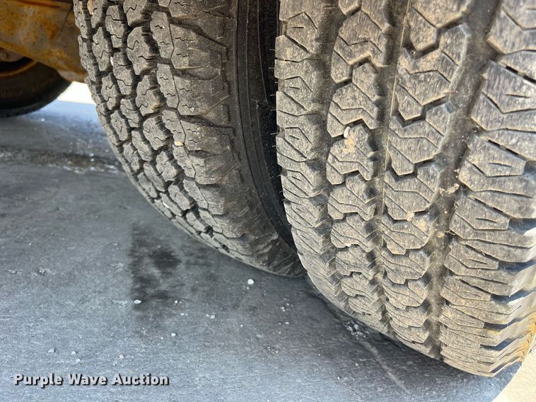 image for item DM4970 2011 Ford F350 Super Duty XL  dump bed pickup truck