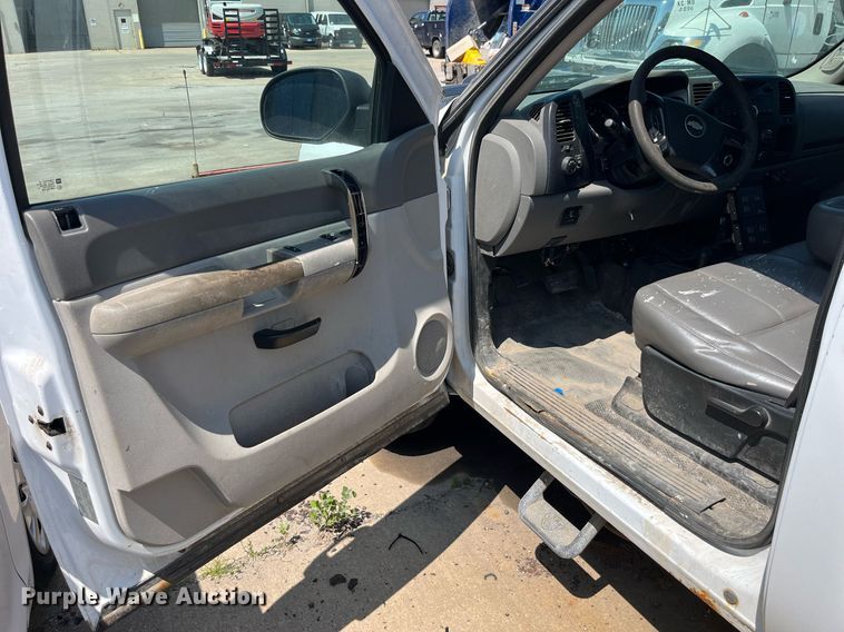 image for item DM4972 2009 Chevrolet Silverado 3500HD  pickup truck