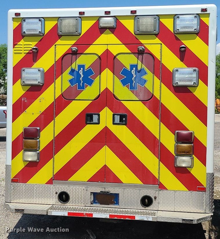 image for item DM4977 2016 Chevrolet Express G4500  ambulance