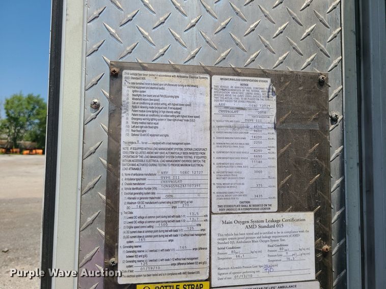 image for item DM4977 2016 Chevrolet Express G4500  ambulance