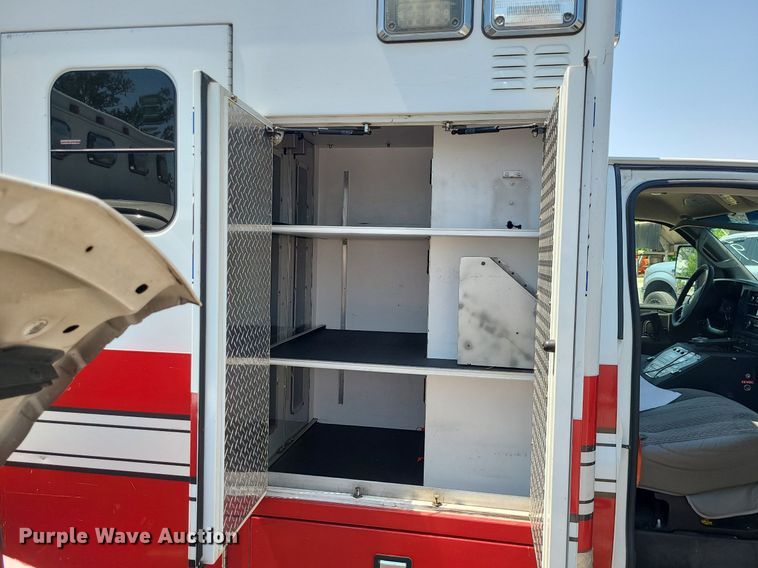 image for item DM4977 2016 Chevrolet Express G4500  ambulance