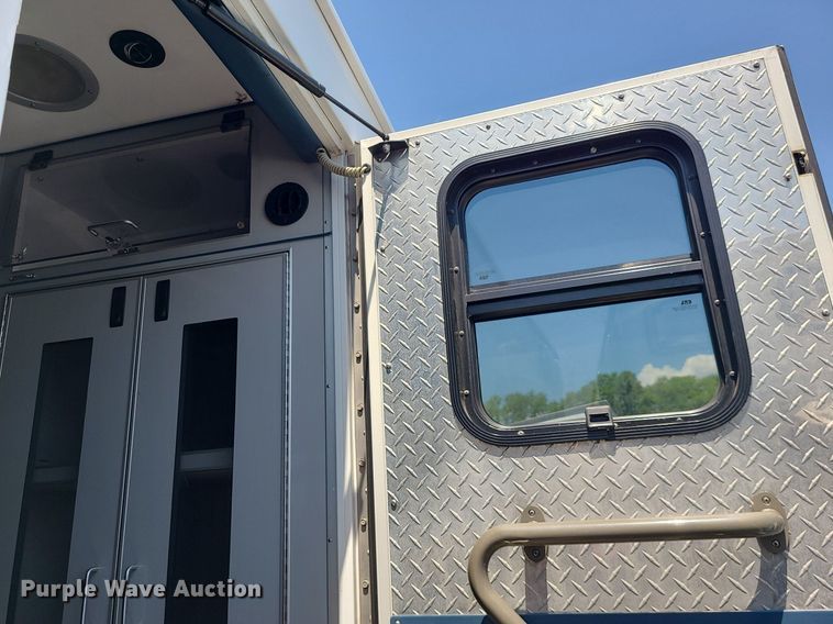 image for item DM4977 2016 Chevrolet Express G4500  ambulance