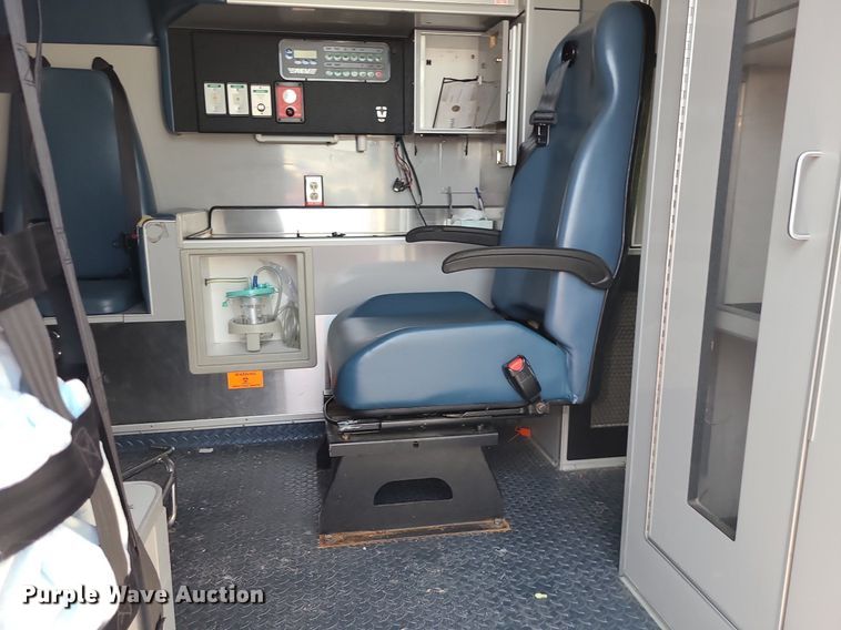 image for item DM4977 2016 Chevrolet Express G4500  ambulance