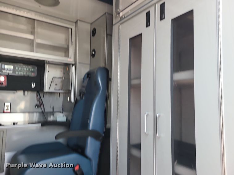 image for item DM4977 2016 Chevrolet Express G4500  ambulance