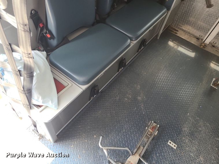 image for item DM4977 2016 Chevrolet Express G4500  ambulance