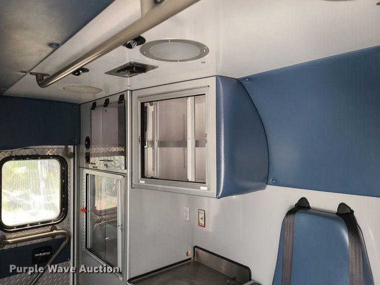 image for item DM4977 2016 Chevrolet Express G4500  ambulance