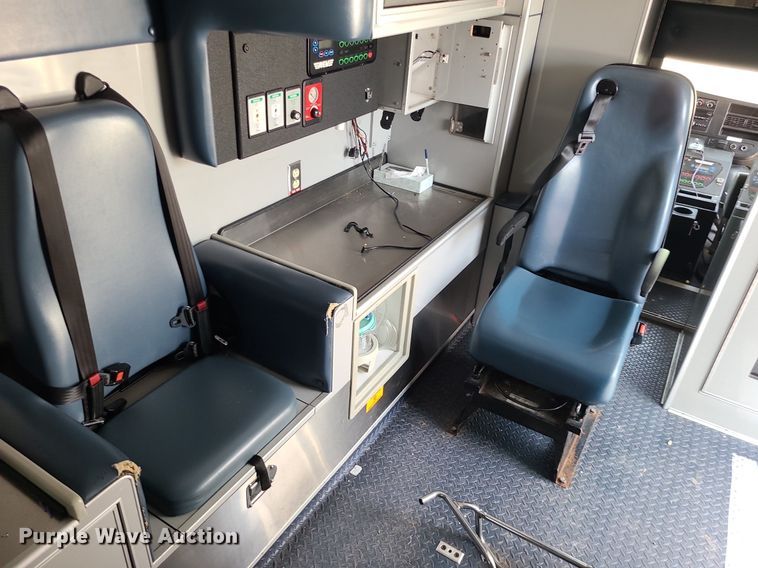 image for item DM4977 2016 Chevrolet Express G4500  ambulance