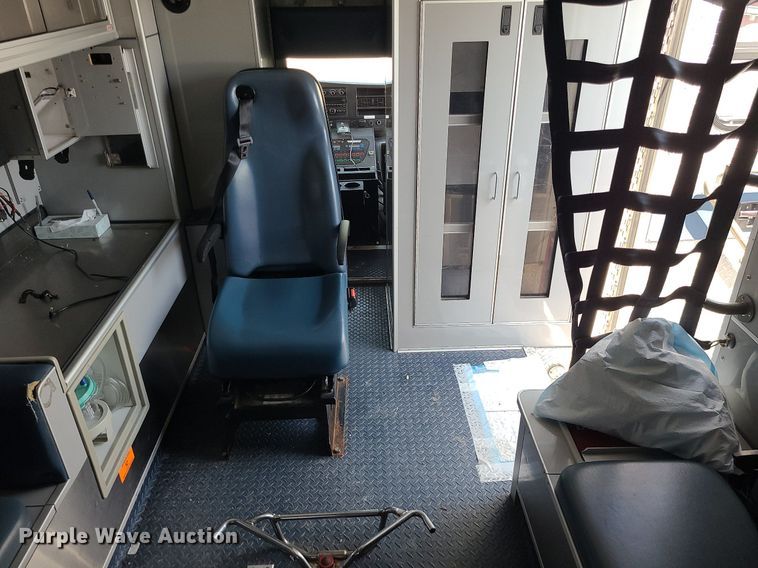 image for item DM4977 2016 Chevrolet Express G4500  ambulance