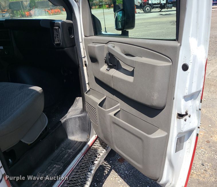 image for item DM4977 2016 Chevrolet Express G4500  ambulance