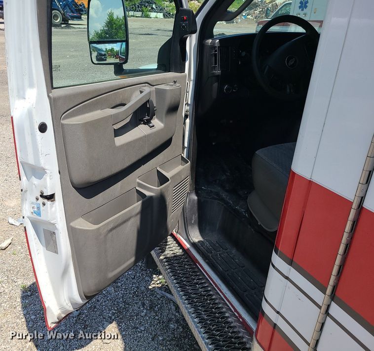 image for item DM4977 2016 Chevrolet Express G4500  ambulance