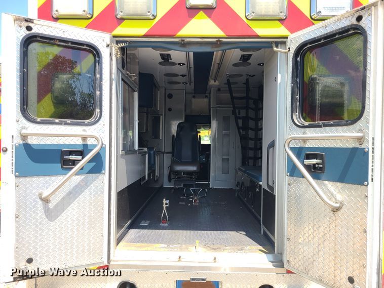 image for item DM4978 2014 Chevrolet Express G4500  ambulance