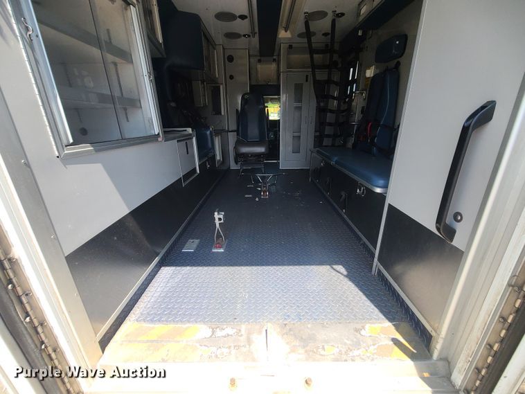 image for item DM4978 2014 Chevrolet Express G4500  ambulance