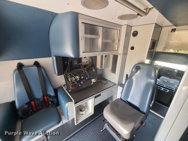 image for item DM4978 2014 Chevrolet Express G4500  ambulance
