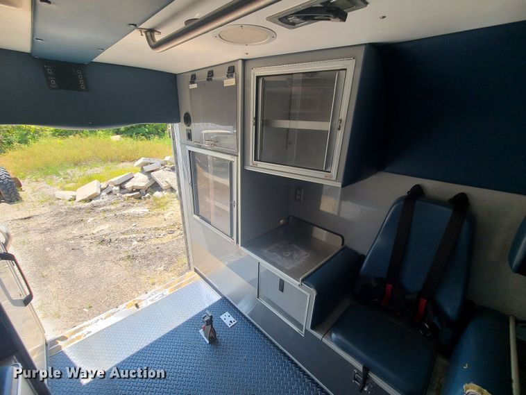 image for item DM4978 2014 Chevrolet Express G4500  ambulance