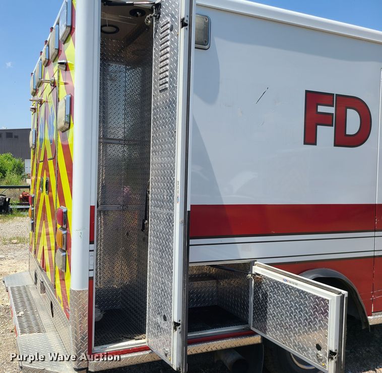 image for item DM4978 2014 Chevrolet Express G4500  ambulance