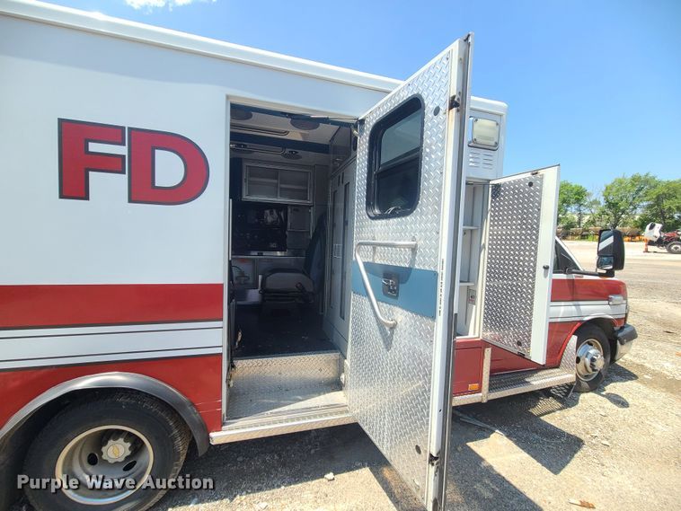 image for item DM4978 2014 Chevrolet Express G4500  ambulance