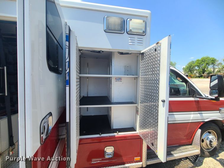 image for item DM4978 2014 Chevrolet Express G4500  ambulance