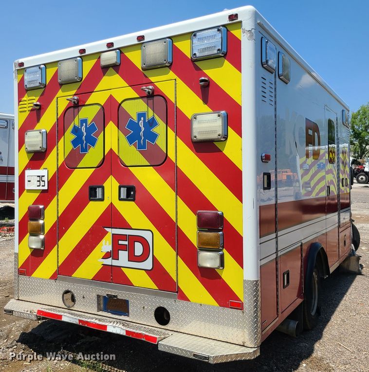 image for item DM4979 2016 Chevrolet Express G4500  ambulance