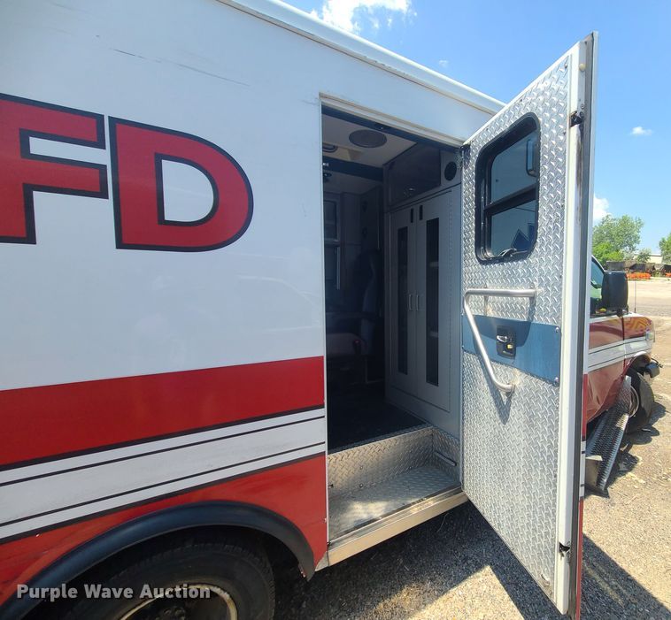 image for item DM4979 2016 Chevrolet Express G4500  ambulance