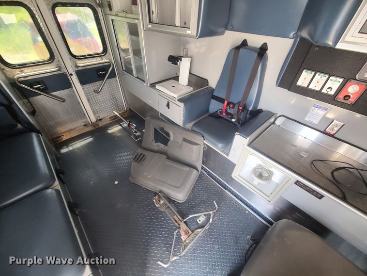 image for item DM4979 2016 Chevrolet Express G4500  ambulance