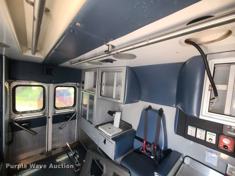 image for item DM4979 2016 Chevrolet Express G4500  ambulance